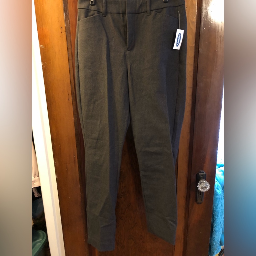 Gray Old Navy High Rise Pixie Pants, NWT, 6 tall